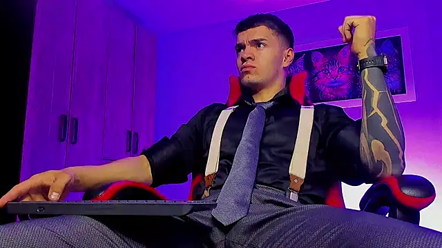 ALPHA DOMINUS  online show from 09.11.25