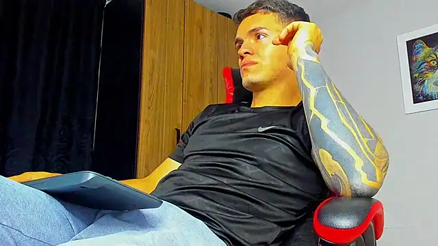 ALPHA DOMINUS  online show from 10.07.25