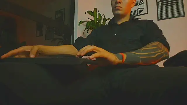 ALPHA DOMINUS  online show from 06.10.26