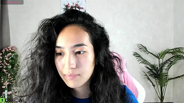 FlirtyAura online show from 09.17.25