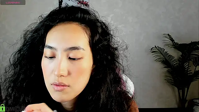 FlirtyAura online show from 11.19.25