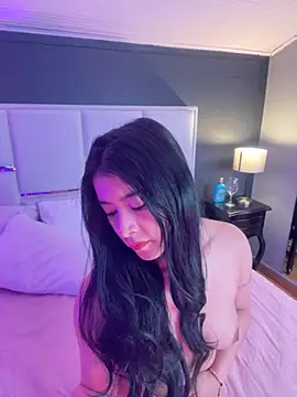 BellaFernandez   online show from 10.16.25