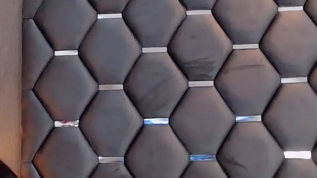 Snapshot of MelodyCarsson chatting on 12.01.25 MelodyCarsson online show from 12.01.25