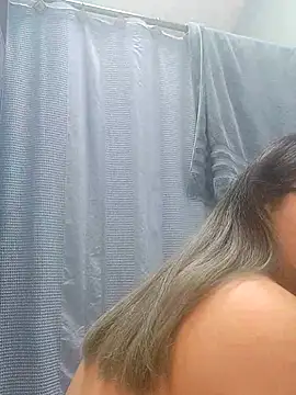 Lovelyrainn online show from 11.20.25