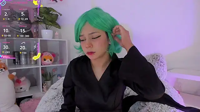 Snapshot of akame_meow chatting on 10.21.25 akame meow online show from 10.21.25