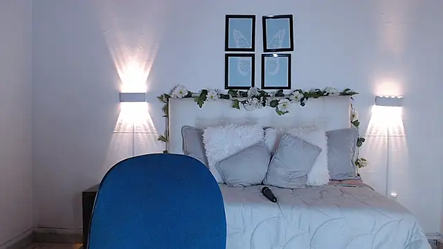 Megan 05  online show from 09.19.25