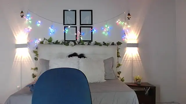 Megan 05  online show from 04.20.26