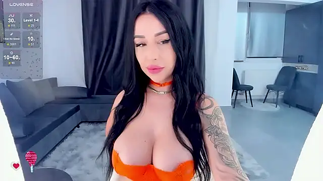 Snapshot of oh_julya chatting on 12.12.24 oh julya online show from 12.12.24