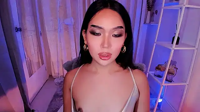 Snapshot of MS_LUNA chatting on 09.11.25 MS LUNA online show from 09.11.25