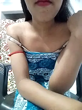 Snapshot of Naina_04 chatting on 11.17.25 Naina 04 online show from 11.17.25