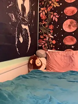 Snapshot of angelbliss10100 chatting on 12.17.25 angelbliss10100 online show from 12.17.25