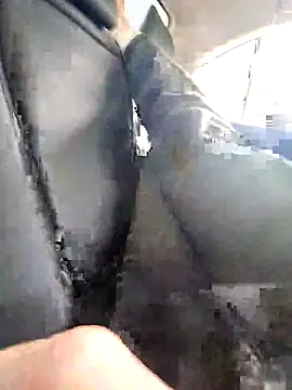 Snapshot of Lovelyx0x chatting on 10.02.25 Lovelyx0x online show from 10.02.25