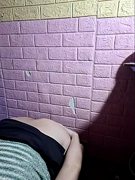 Snapshot of Lovelyx0x chatting on 12.16.25 Lovelyx0x online show from 12.16.25