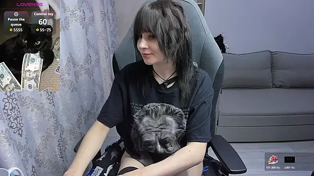 Snapshot of MistyDark chatting on 06.15.26 MistyDark online show from 06.15.26