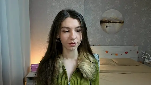 Snapshot of KellyShines chatting on 12.17.25 KellyShines online show from 12.17.25