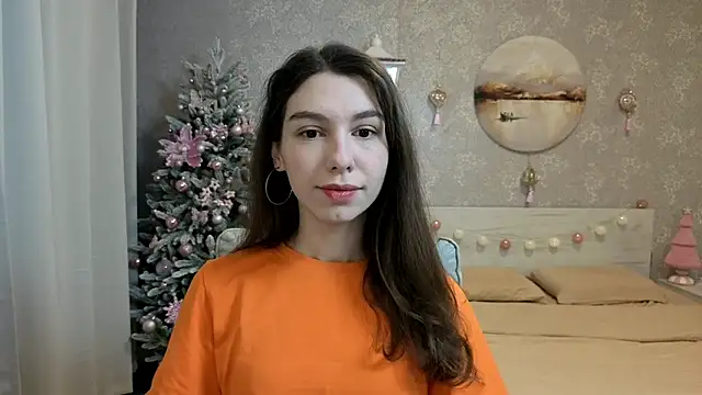 Snapshot of KellyShines chatting on 12.20.25 KellyShines online show from 12.20.25