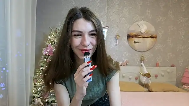 Snapshot of KellyShines chatting on 01.11.26 KellyShines online show from 01.11.26