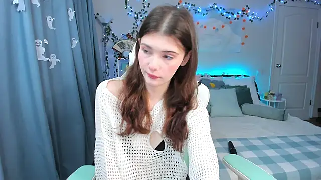 Zoe Vee online show from 10.28.25