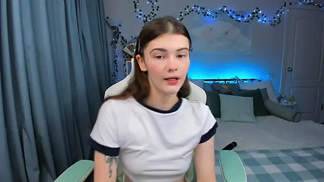 Zoe Vee online show from 11.13.25