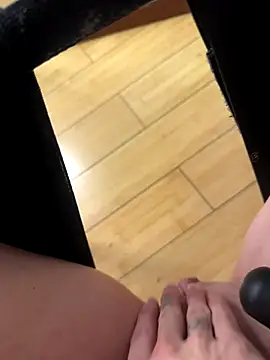 Snapshot of LittleCC1 chatting on 11.09.25 LittleCC1 online show from 11.09.25