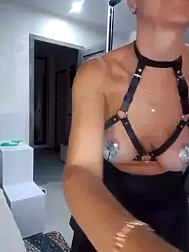 Snapshot of KissMiSveet chatting on 10.04.25 KissMiSveet online show from 10.04.25