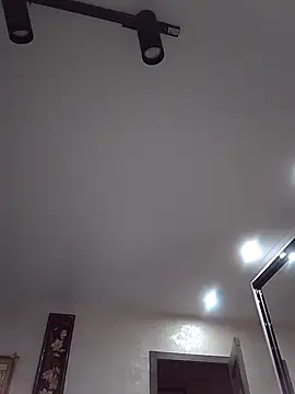 Snapshot of KissMiSveet chatting on 10.17.25 KissMiSveet online show from 10.17.25