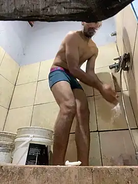 Snapshot of Emabracamonte95 chatting on 11.07.25 Emabracamonte95 online show from 11.07.25