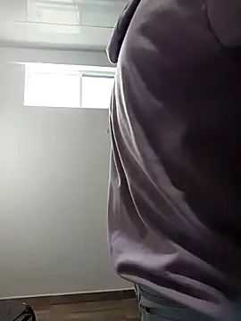 Snapshot of stivenlujan69 chatting on 02.02.26 stivenlujan69 online show from 02.02.26