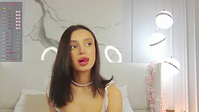 AdoraCortes online show from 11.09.25