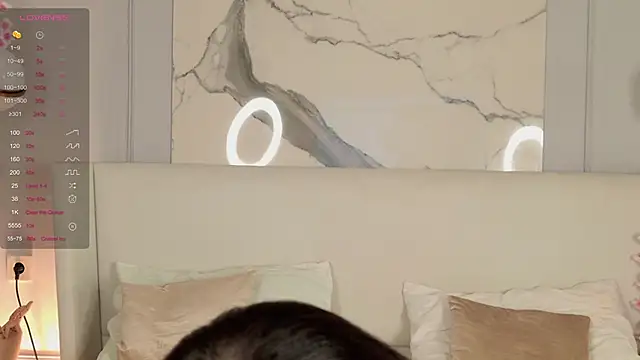 AdoraCortes online show from 11.26.25