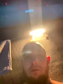 Snapshot of MikeFake chatting on 11.10.25 MikeFake online show from 11.10.25