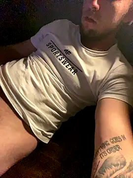 Snapshot of MikeFake chatting on 12.14.25 MikeFake online show from 12.14.25