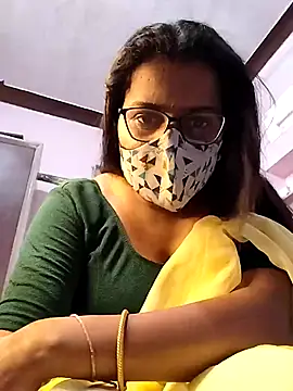 Snapshot of sexy_aaru chatting on 09.21.25 sexy aaru online show from 09.21.25