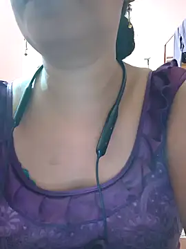 Snapshot of Sonalihot_ chatting on 09.12.25 Sonalihot online show from 09.12.25