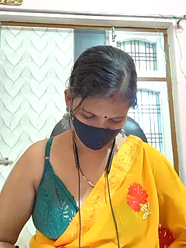 Snapshot of Sonalihot_ chatting on 09.24.25 Sonalihot online show from 09.24.25