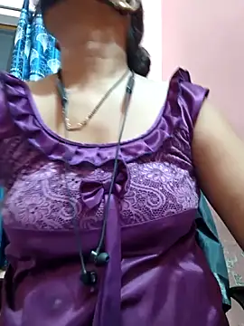 Snapshot of Sonalihot_ chatting on 10.08.25 Sonalihot online show from 10.08.25