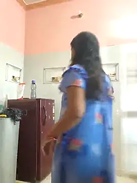 Snapshot of Sonalihot_ chatting on 10.09.25 Sonalihot online show from 10.09.25