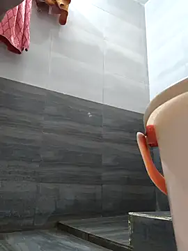 Snapshot of Sonalihot_ chatting on 10.20.25 Sonalihot online show from 10.20.25