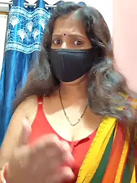 Snapshot of Sonalihot_ chatting on 10.29.25 Sonalihot online show from 10.29.25