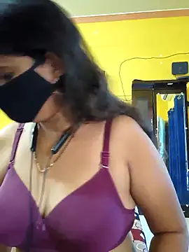 Snapshot of Sonalihot_ chatting on 11.08.25 Sonalihot online show from 11.08.25