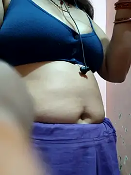 Snapshot of Sonalihot_ chatting on 11.10.25 Sonalihot online show from 11.10.25