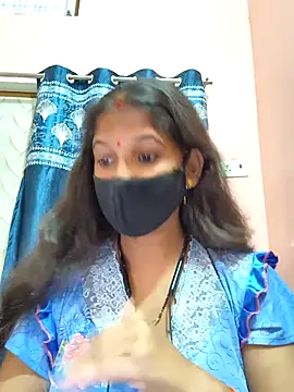 Snapshot of Sonalihot_ chatting on 11.15.25 Sonalihot online show from 11.15.25