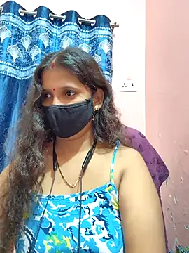 Snapshot of Sonalihot_ chatting on 11.18.25 Sonalihot online show from 11.18.25