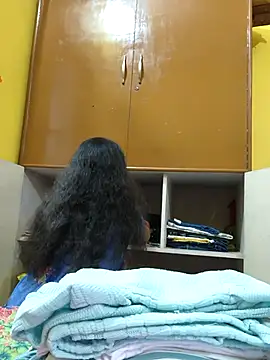 Snapshot of Sonalihot_ chatting on 11.19.25 Sonalihot online show from 11.19.25