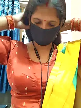 Snapshot of Sonalihot_ chatting on 11.20.25 Sonalihot online show from 11.20.25