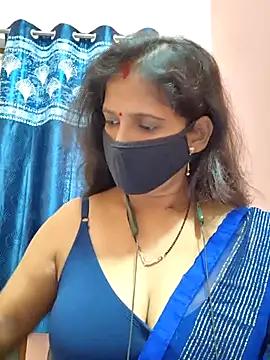 Snapshot of Sonalihot_ chatting on 11.25.25 Sonalihot online show from 11.25.25