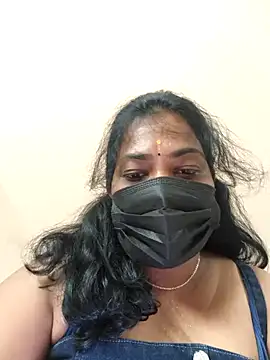 Snapshot of Tamil_Mithra chatting on 10.26.25 Tamil Mithra online show from 10.26.25