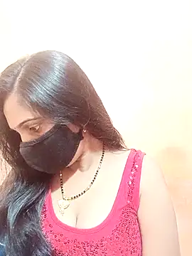 Snapshot of Payal-001 chatting on 10.18.25 Payal-001 online show from 10.18.25
