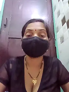 Snapshot of Payal-001 chatting on 10.26.25 Payal-001 online show from 10.26.25