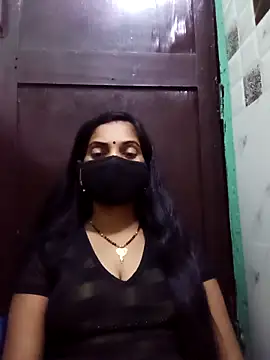 Snapshot of Payal-001 chatting on 10.27.25 Payal-001 online show from 10.27.25